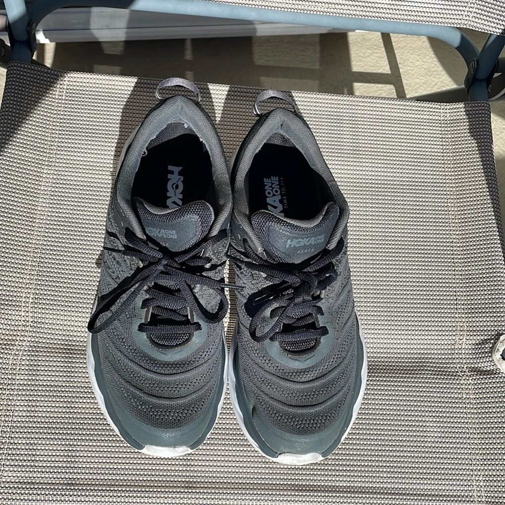 Hoka Akasa 10.5 wide women’s